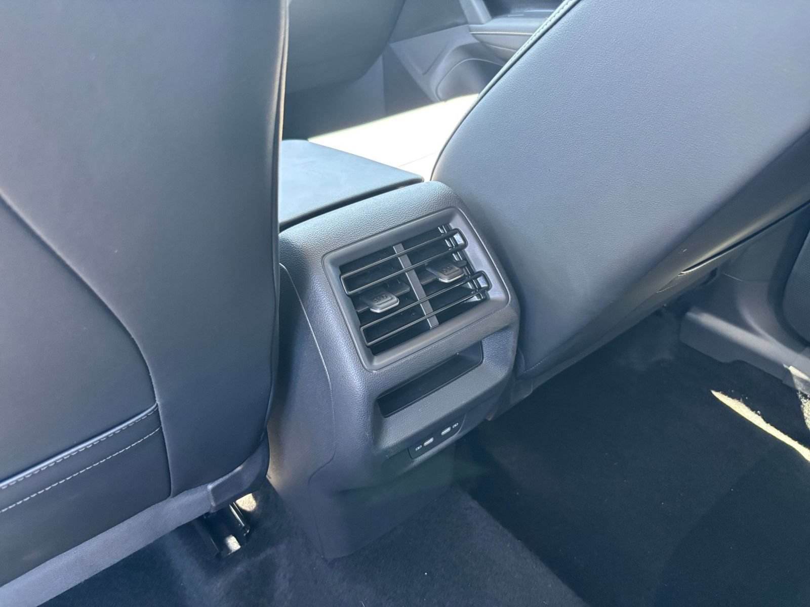Used 2026 Volkswagen Tiguan SE AWD/4WD image 24
