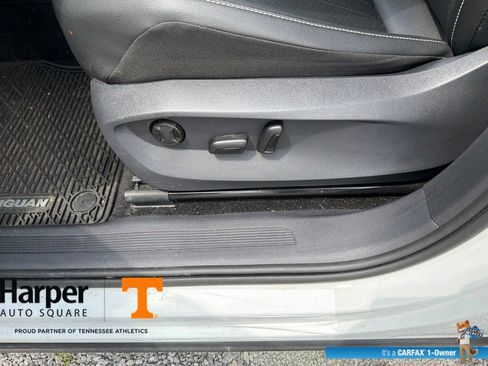 Used 2024 Volkswagen Tiguan SE w/ Panoramic Sunroof Package FWD image 18