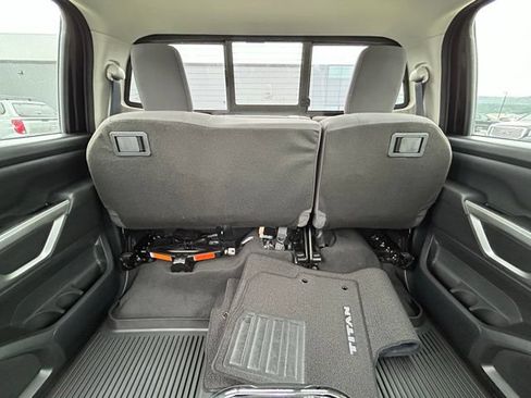 Used 2024 Nissan Titan SV w/ SV Convenience Package AWD/4WD image 37