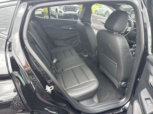 Certified 2025 Buick Envista Sport Touring FWD image 34