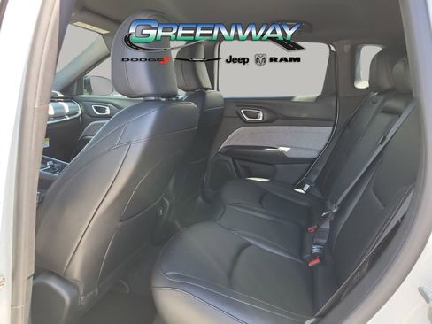 Used 2024 Jeep Compass Latitude AWD/4WD image 12