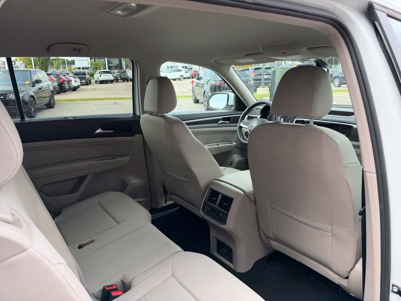 Used 2023 Volkswagen Atlas SE w/ Black Wheel Package FWD image 13