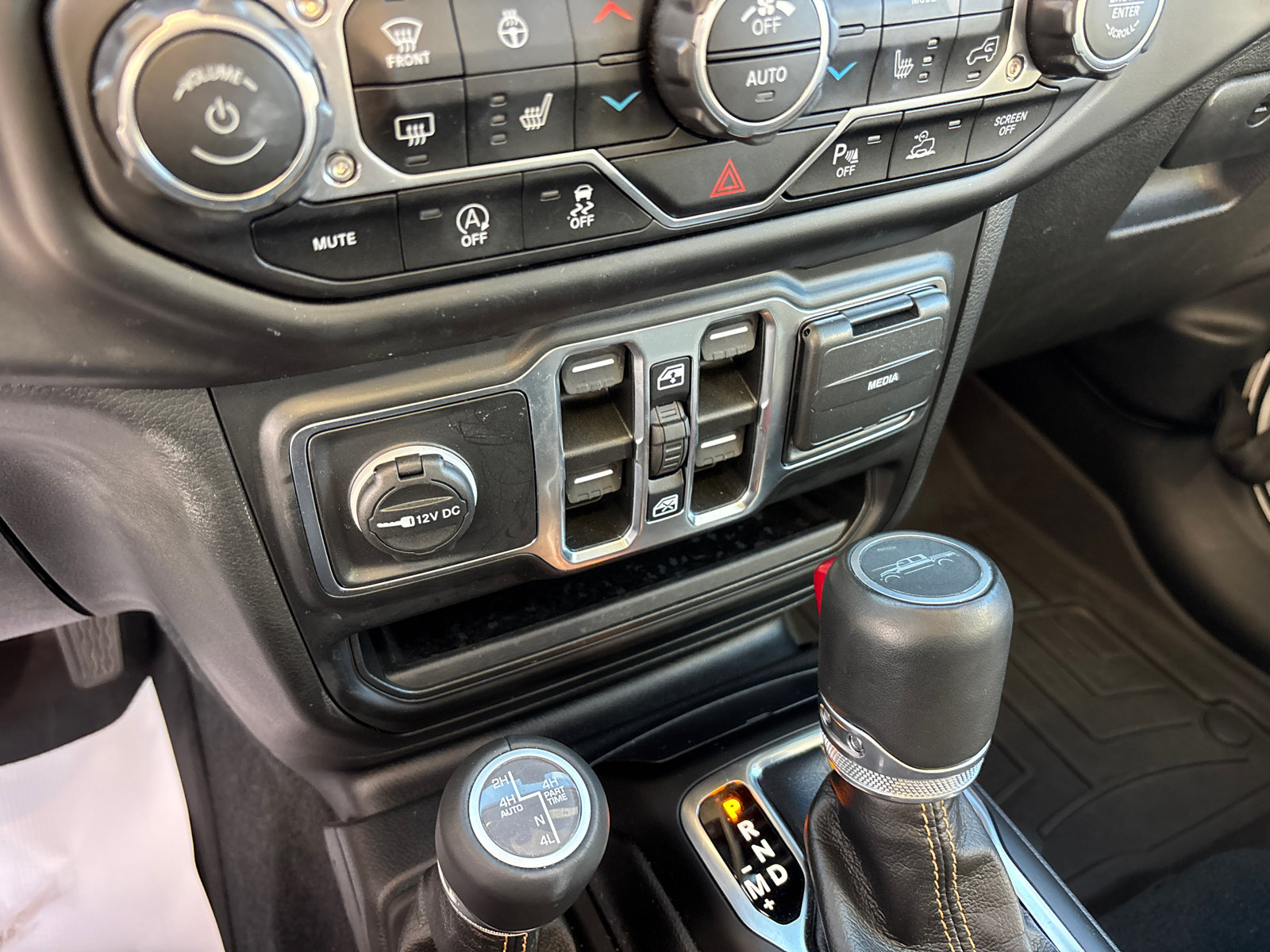 Used 2022 Jeep Gladiator Overland AWD/4WD image 21