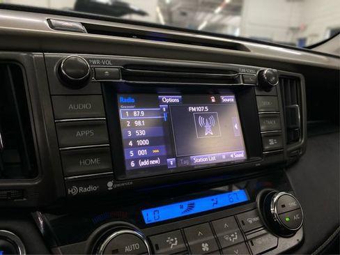 Used 2015 Toyota RAV4 Limited AWD/4WD image 31