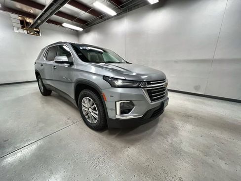 Used 2023 Chevrolet Traverse LT AWD/4WD image 2