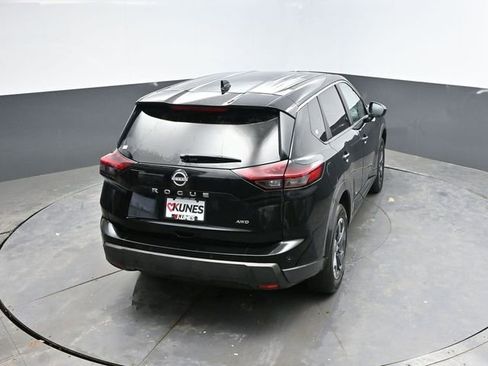 Used 2025 Nissan Rogue SV image 42