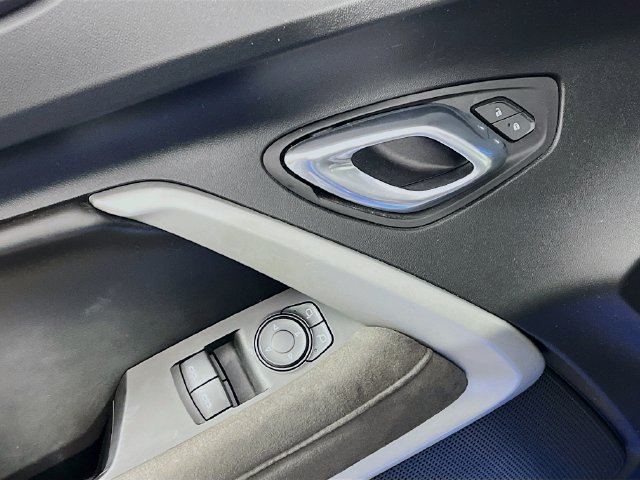 Used 2017 Chevrolet Camaro SS RWD image 9