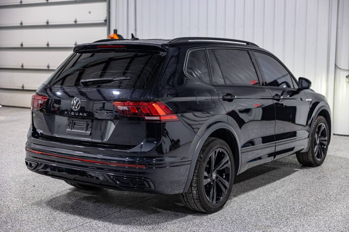 Used 2023 Volkswagen Tiguan SE R-Line FWD image 7