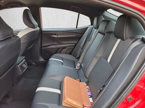 Used 2025 Toyota Camry SE w/ Convenience Package FWD image 14
