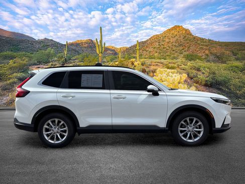 Used 2023 Honda CR-V EX image 3