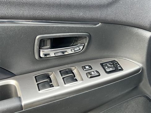 Used 2024 Mitsubishi Outlander Sport SE image 16