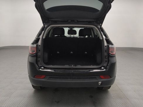 Used 2018 Jeep Compass Sport w/ Cold Weather Group FWD image 29