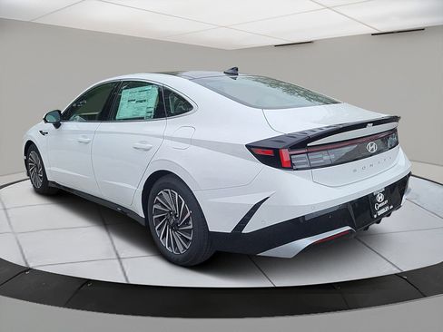 New 2025 Hyundai Sonata Limited image 4