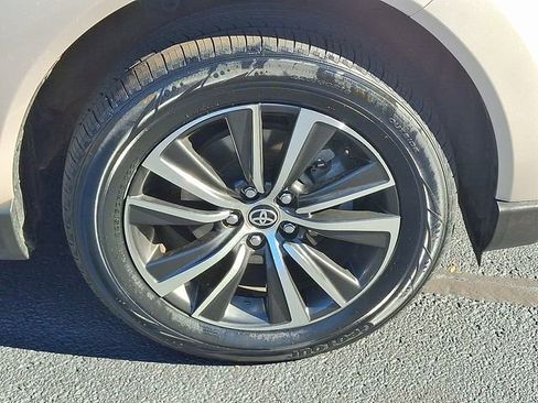 Certified 2024 Toyota Venza LE image 9