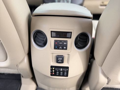 Used 2010 Honda Pilot Touring image 41