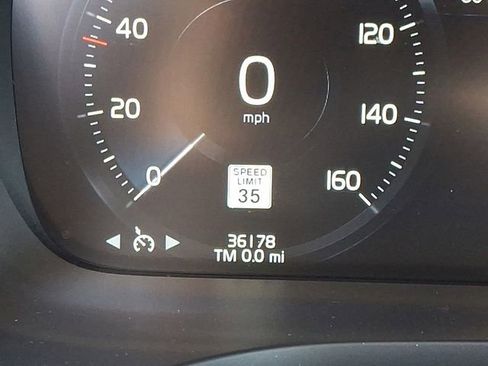 Used 2021 Volvo V60 T5 Cross Country w/ Climate Package image 23