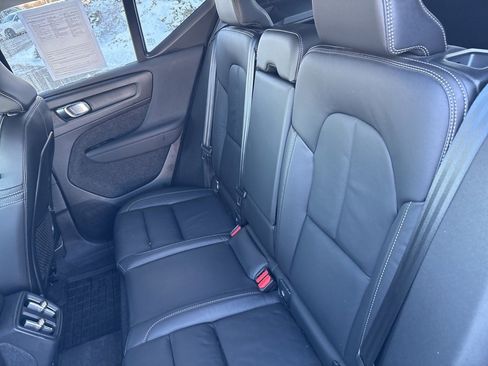 Used 2023 Volvo XC40 B5 Core w/ Protection Package Premier image 30