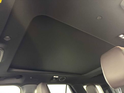 Used 2025 Ford Explorer Platinum image 37