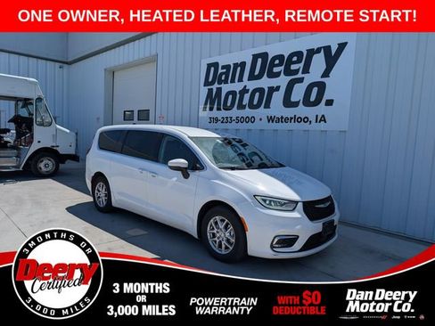 Used 2023 Chrysler Pacifica Touring-L FWD image 1