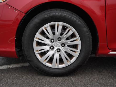 Used 2012 Toyota Camry LE image 10