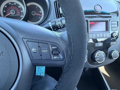 Used 2010 Kia Forte Koup EX FWD image 23