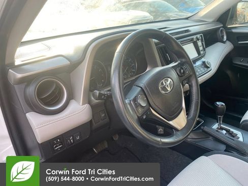 Used 2017 Toyota RAV4 XLE FWD image 2
