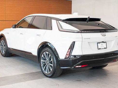 Used 2025 Cadillac Lyriq Sport w/ LPO, Floor Liner Package AWD/4WD image 8