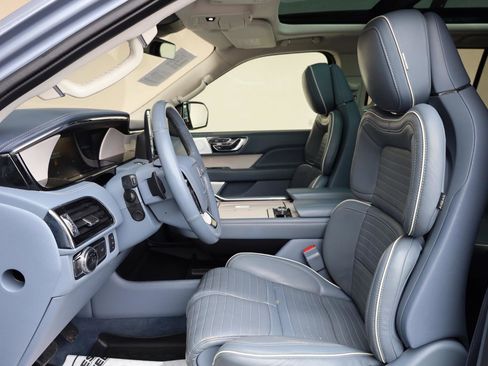 Used 2019 Lincoln Navigator Black Label w/ Cargo Package AWD/4WD image 14