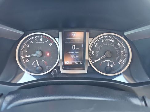 Used 2022 Toyota Tacoma SR5 w/ Technology Package image 22