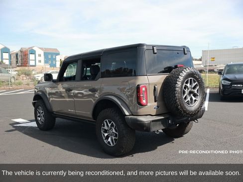Used 2025 Ford Bronco Badlands image 3