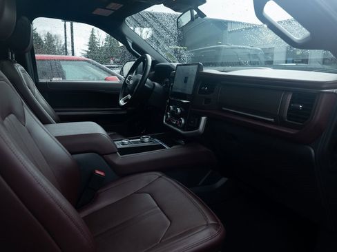 Used 2024 Ford Expedition Limited image 26