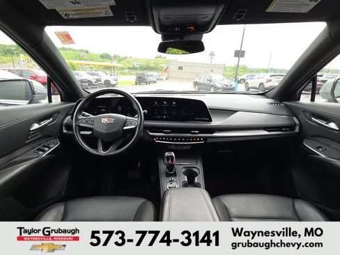Used 2025 Cadillac XT4 Premium Luxury AWD/4WD image 29