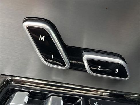 Used 2024 Land Rover Range Rover Sport SE image 15