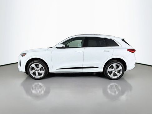 Certified 2025 Audi Q5 Premium w/ Premium Plus AWD/4WD image 4
