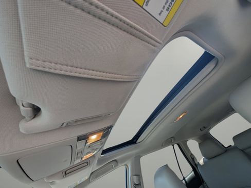 Used 2012 Subaru Outback 2.5i Limited image 16