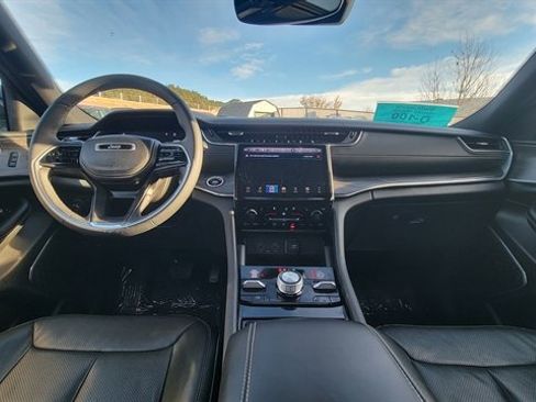 Used 2024 Jeep Grand Cherokee L Overland image 13