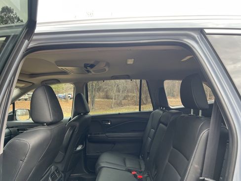 Certified 2022 Honda Pilot Touring image 13