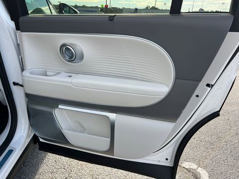 New 2026 Hyundai Ioniq 9 Limited image 16