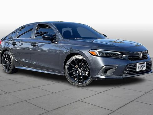 Used 2022 Honda Civic Sport image 2