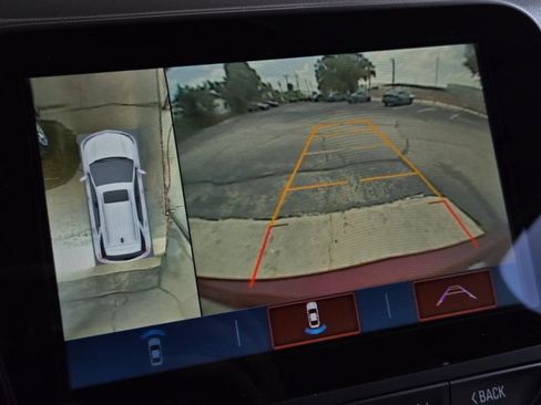 Used 2018 Chevrolet Equinox Premier FWD image 20