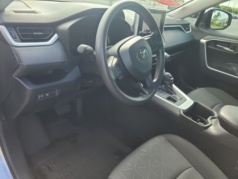 Used 2025 Toyota RAV4 XLE AWD/4WD image 21