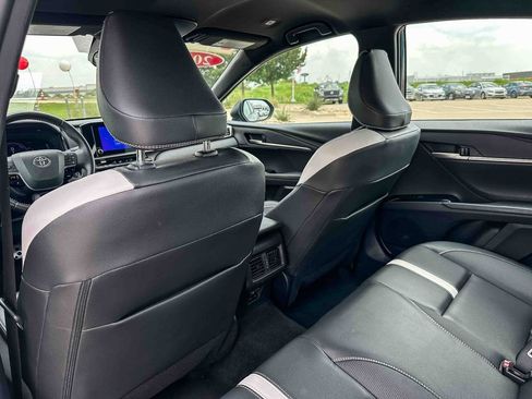 Certified 2025 Toyota Camry SE FWD image 17