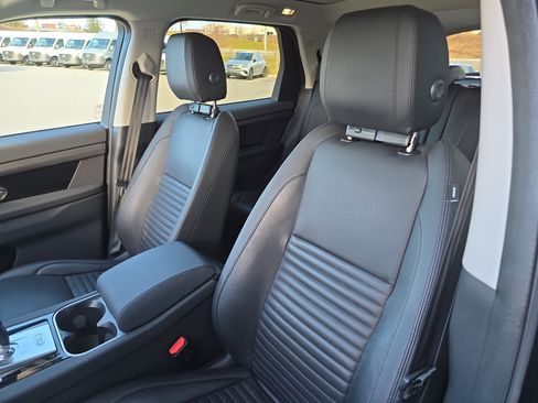 Used 2023 Land Rover Discovery Sport S image 22