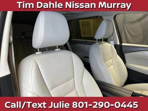 Used 2025 Nissan Rogue SL w/ SL Premium Package AWD/4WD image 16