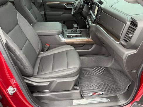 Used 2025 Chevrolet Silverado 1500 LT Trail Boss w/ Convenience Package II image 16