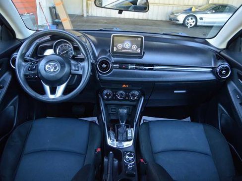 Used 2017 Toyota Yaris iA image 14