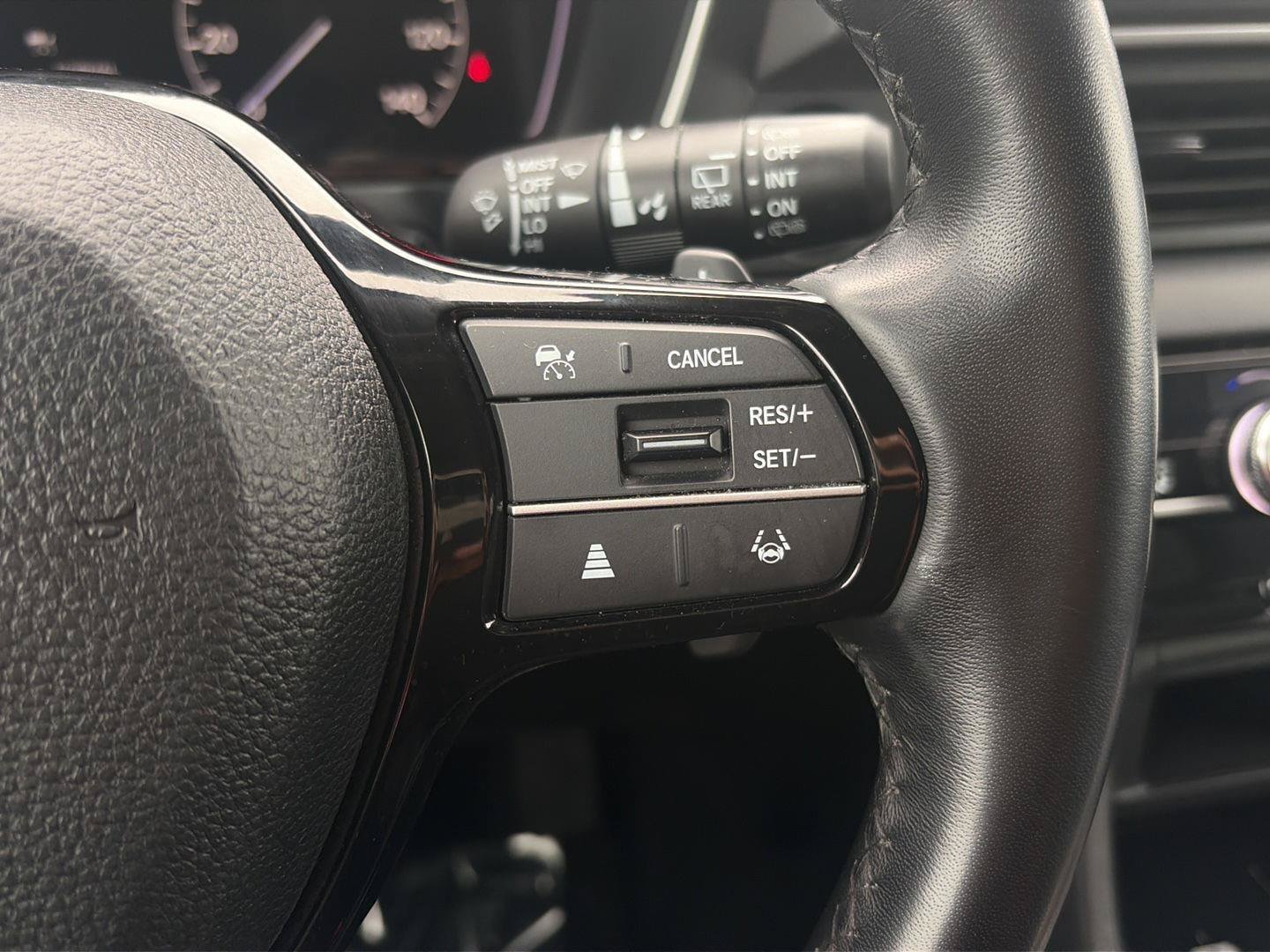Used 2023 Honda Pilot EX-L image 8