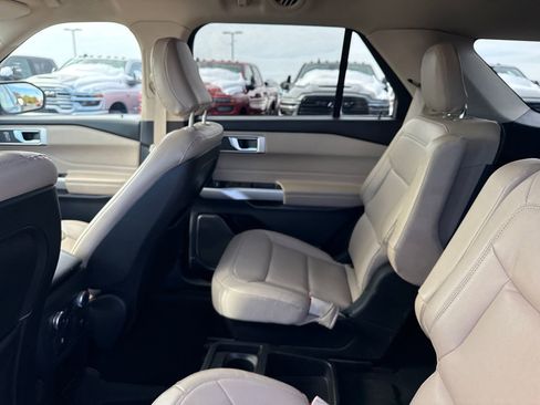Used 2020 Ford Explorer XLT w/ Equipment Group 202A image 12