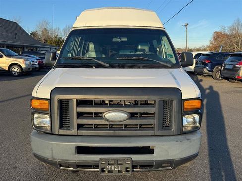 Used 2014 Ford E-250 and Econoline 250 Extended w/ Power Group image 20