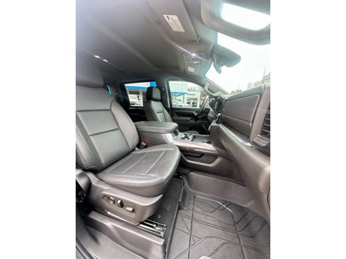 Used 2025 Chevrolet Silverado 3500 LTZ w/ LTZ Plus Package image 23